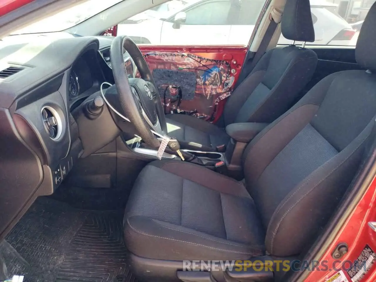 7 Photograph of a damaged car 2T1BURHE1KC170152 TOYOTA COROLLA 2019