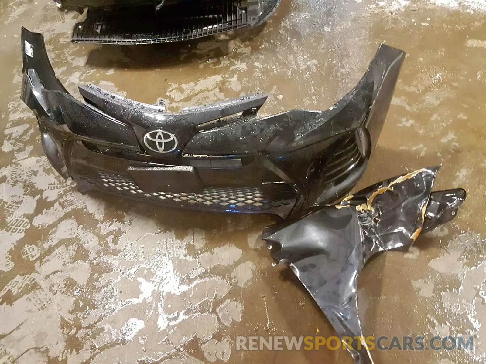 9 Photograph of a damaged car 2T1BURHE1KC182186 TOYOTA COROLLA 2019