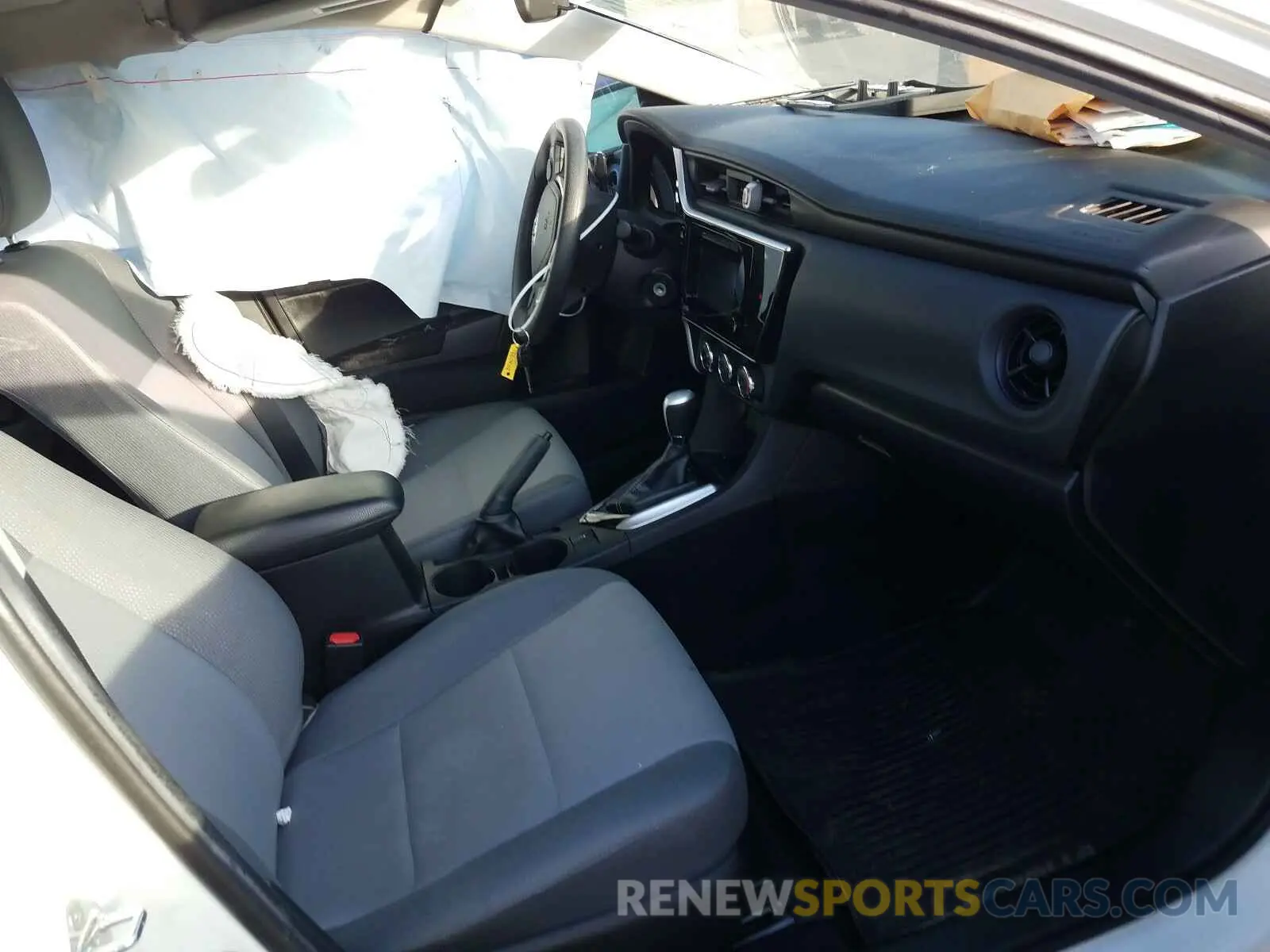 5 Photograph of a damaged car 2T1BURHE1KC182429 TOYOTA COROLLA 2019