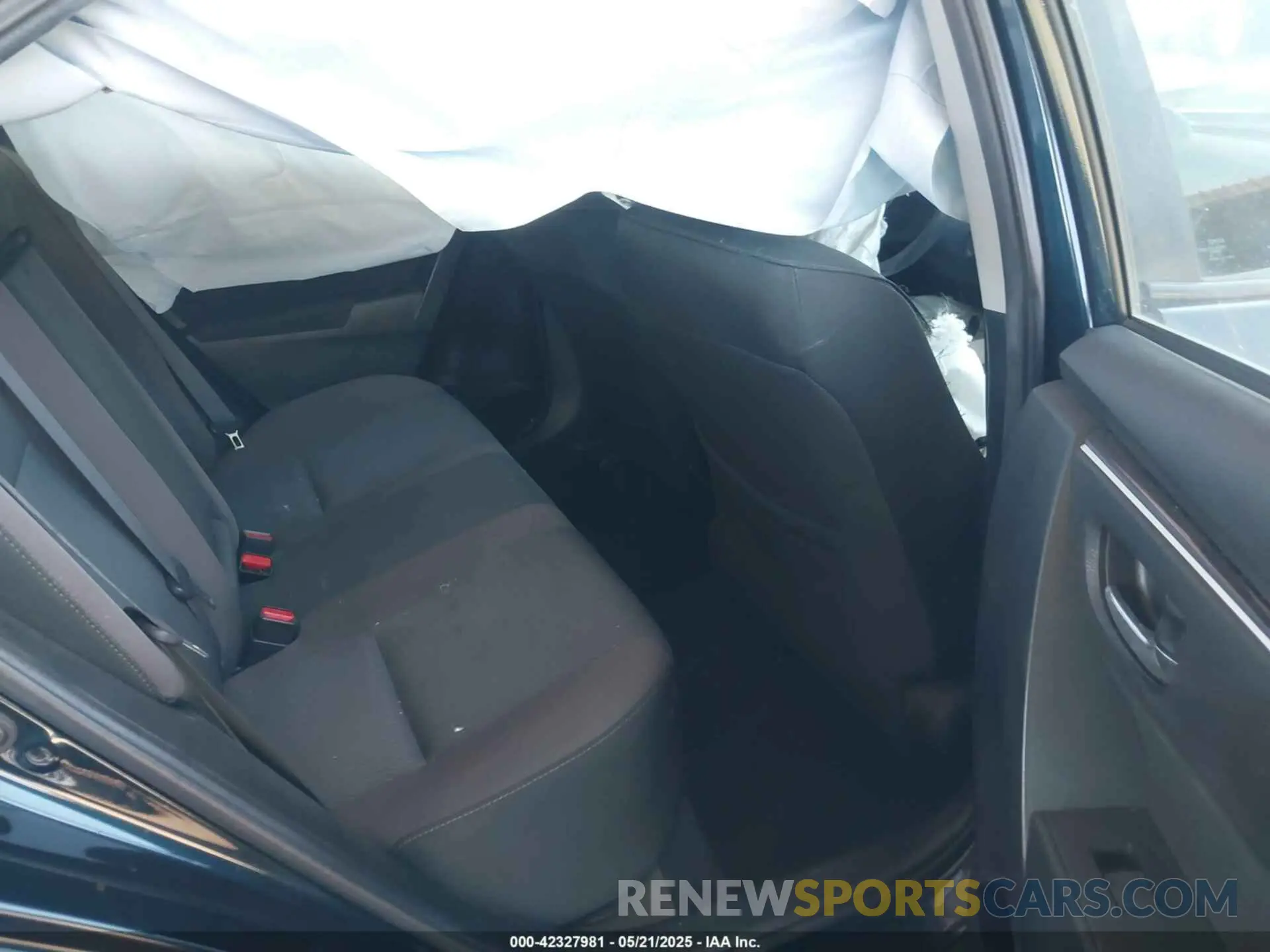 8 Photograph of a damaged car 2T1BURHE1KC187534 TOYOTA COROLLA 2019
