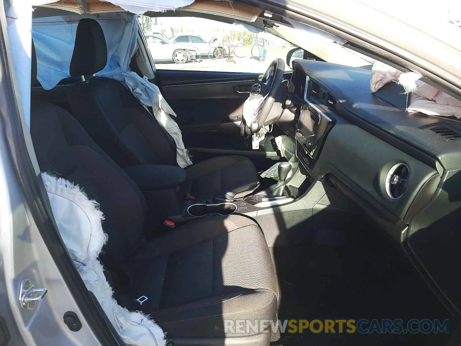 5 Photograph of a damaged car 2T1BURHE1KC209578 TOYOTA COROLLA 2019