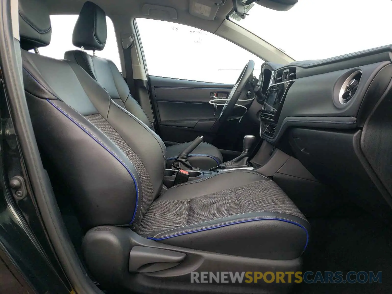 5 Photograph of a damaged car 2T1BURHE1KC230995 TOYOTA COROLLA 2019