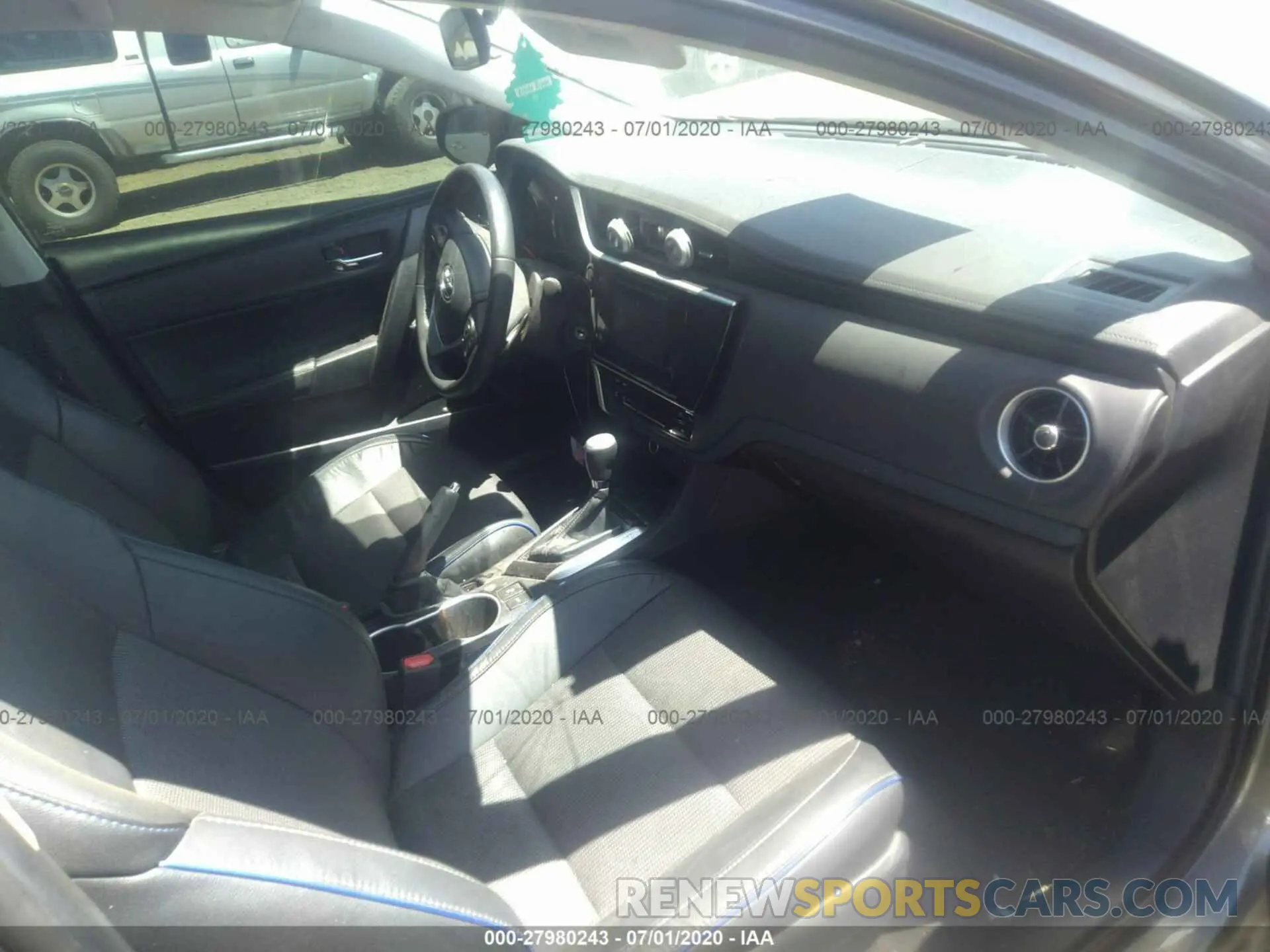 5 Photograph of a damaged car 2T1BURHE1KC234805 TOYOTA COROLLA 2019