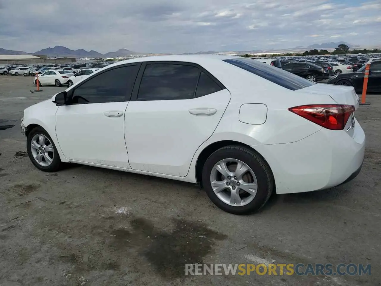 2 Фотография поврежденного автомобиля 2T1BURHE1KC234951 TOYOTA COROLLA 2019