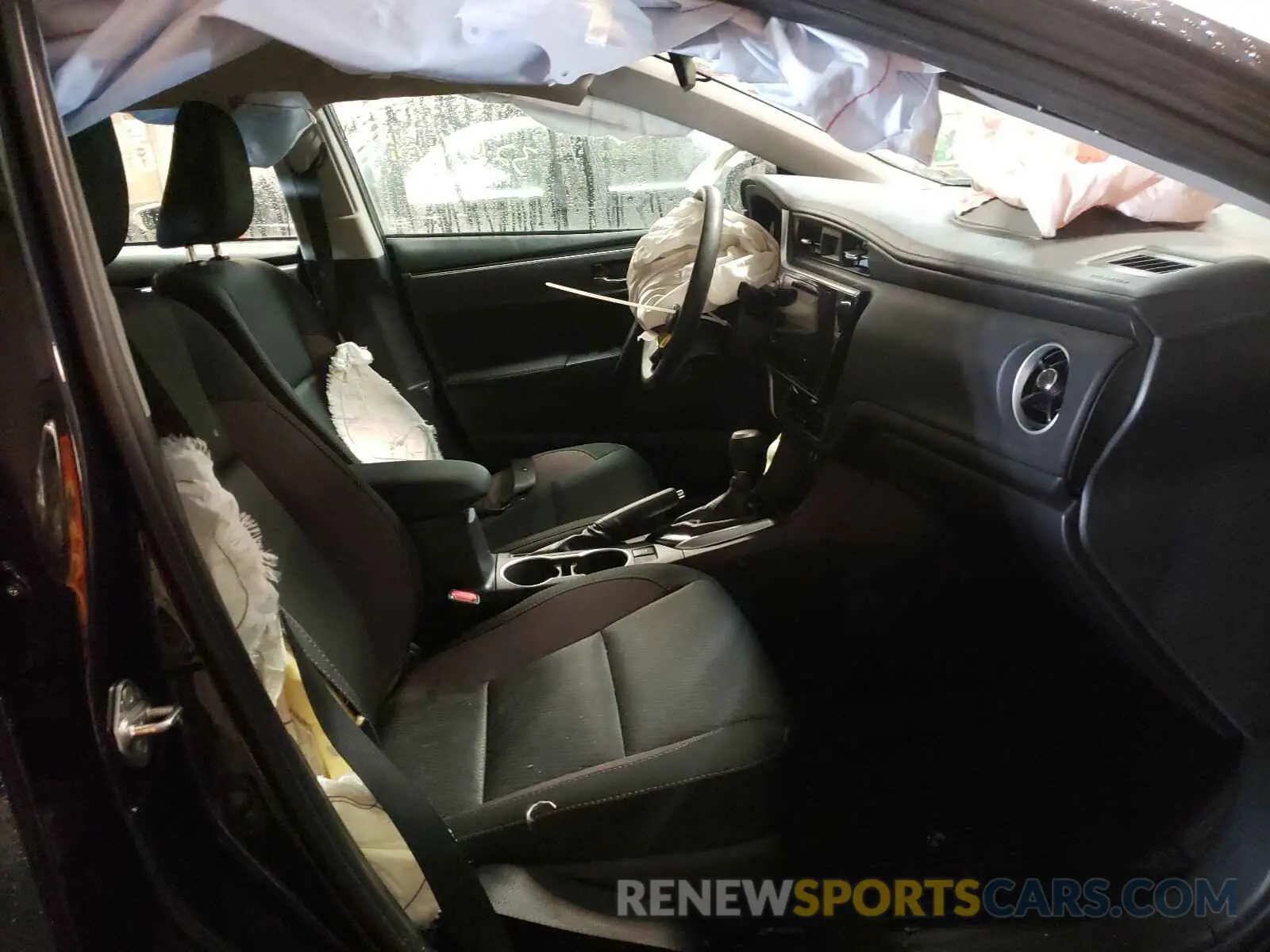 5 Photograph of a damaged car 2T1BURHE1KC239776 TOYOTA COROLLA 2019