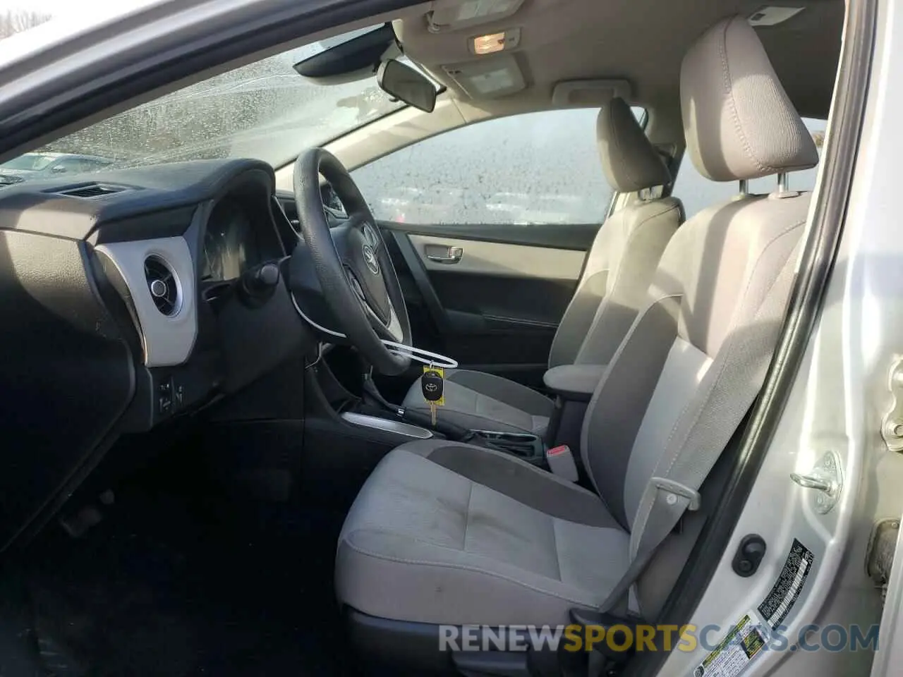 7 Фотография поврежденного автомобиля 2T1BURHE1KC247036 TOYOTA COROLLA 2019