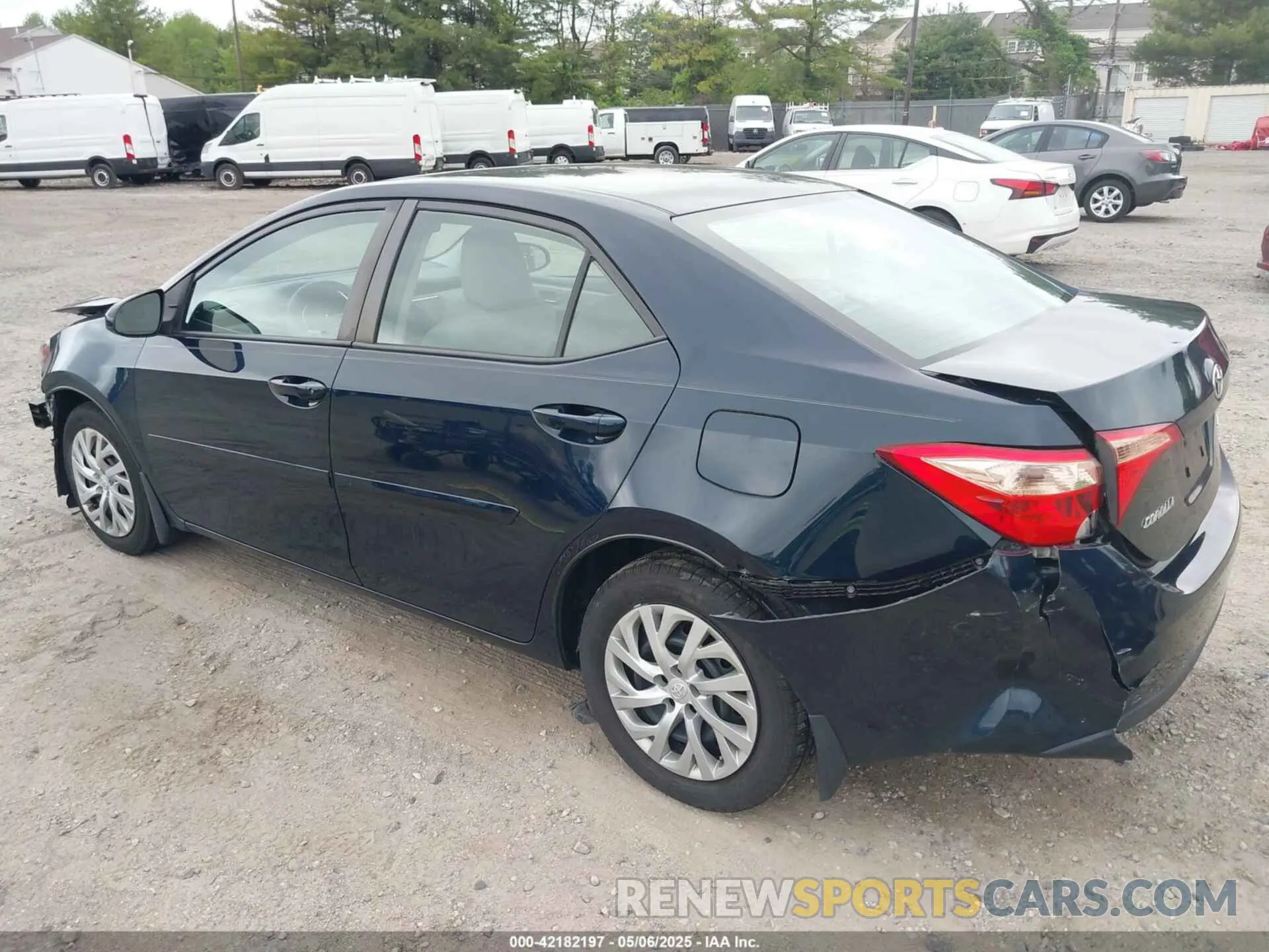 3 Photograph of a damaged car 2T1BURHE2KC125981 TOYOTA COROLLA 2019