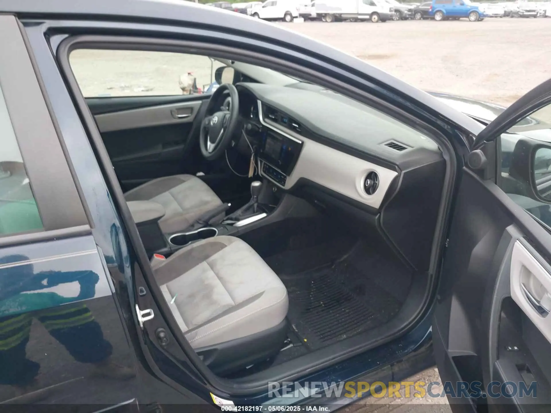 5 Photograph of a damaged car 2T1BURHE2KC125981 TOYOTA COROLLA 2019