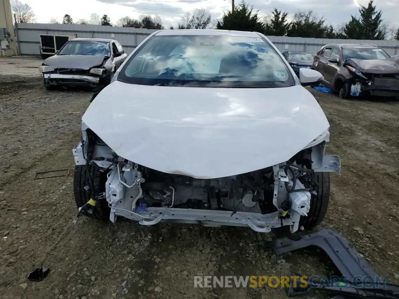 5 Photograph of a damaged car 2T1BURHE2KC137970 TOYOTA COROLLA 2019