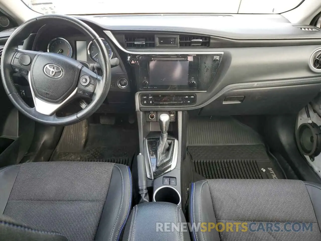 8 Photograph of a damaged car 2T1BURHE2KC137970 TOYOTA COROLLA 2019