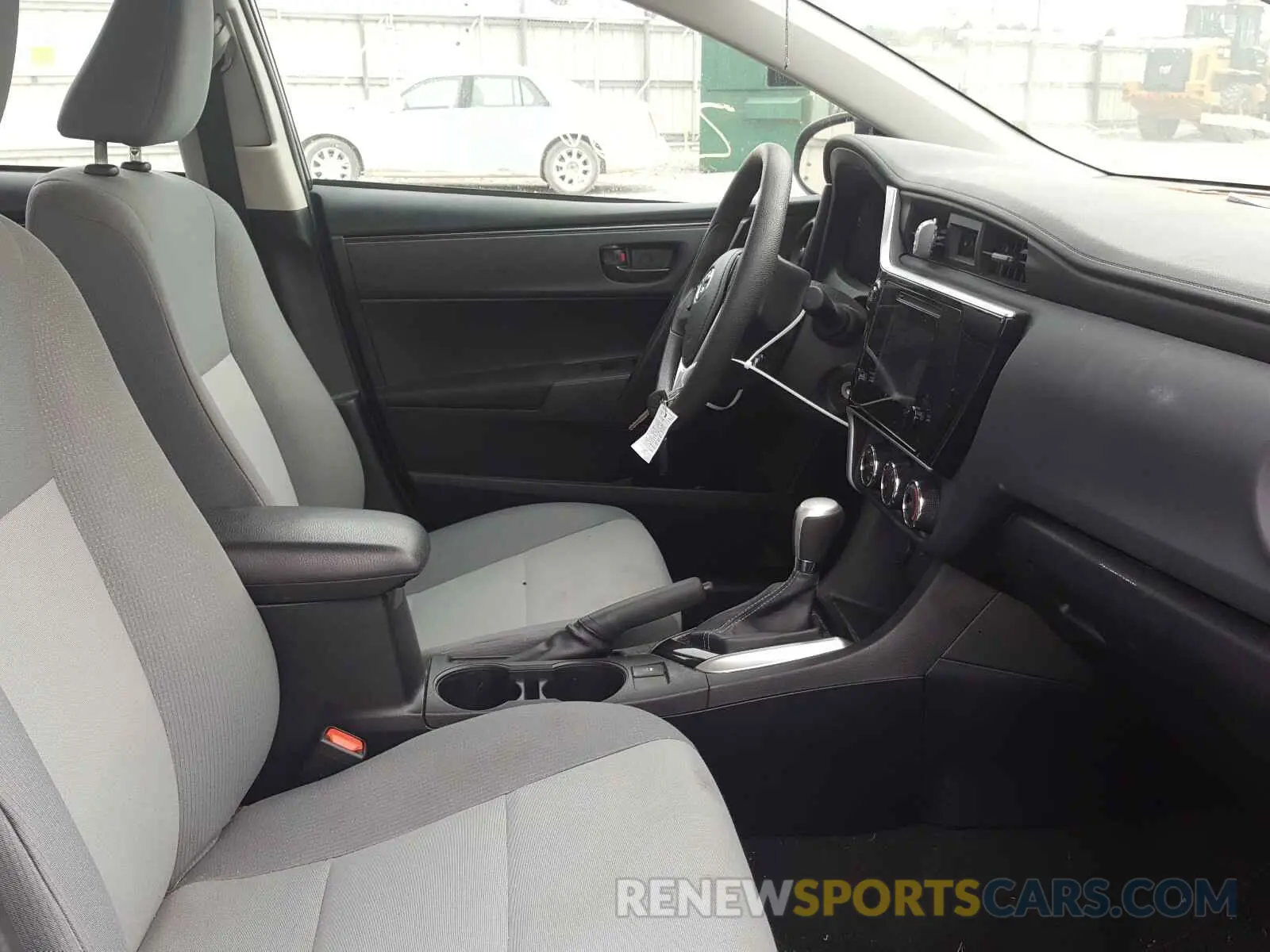 5 Photograph of a damaged car 2T1BURHE2KC145938 TOYOTA COROLLA 2019