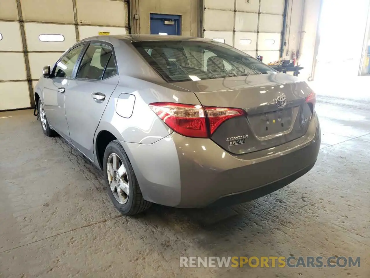 3 Фотография поврежденного автомобиля 2T1BURHE2KC148371 TOYOTA COROLLA 2019