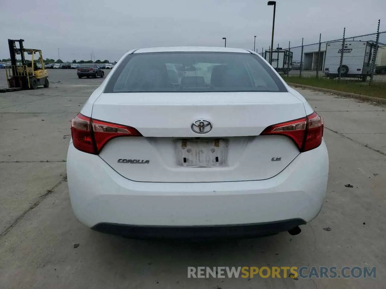 6 Photograph of a damaged car 2T1BURHE2KC149004 TOYOTA COROLLA 2019
