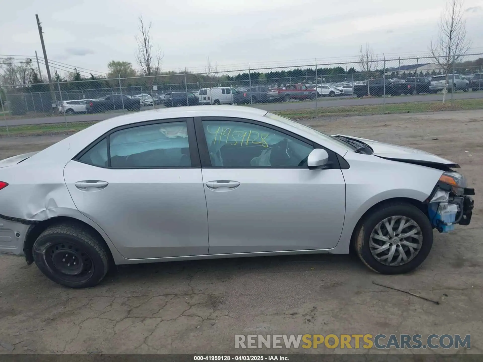 13 Фотография поврежденного автомобиля 2T1BURHE2KC153893 TOYOTA COROLLA 2019