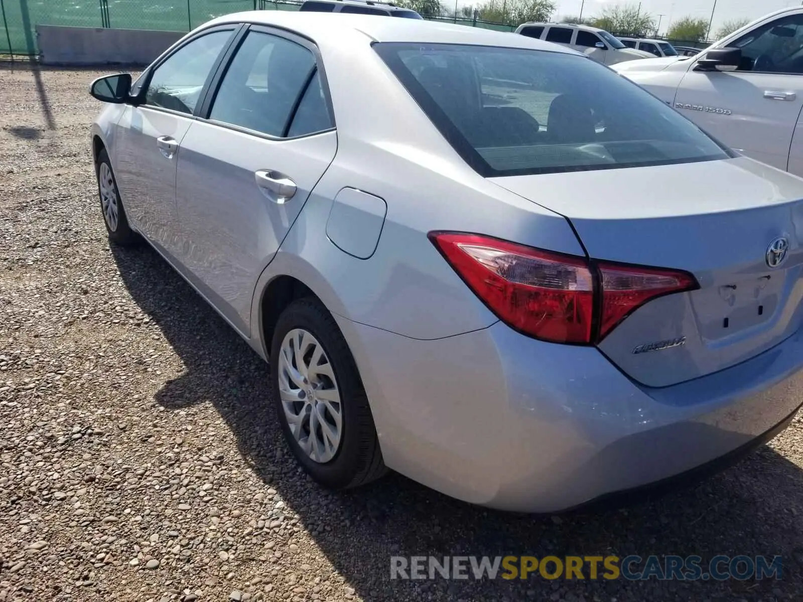 3 Фотография поврежденного автомобиля 2T1BURHE2KC155420 TOYOTA COROLLA 2019