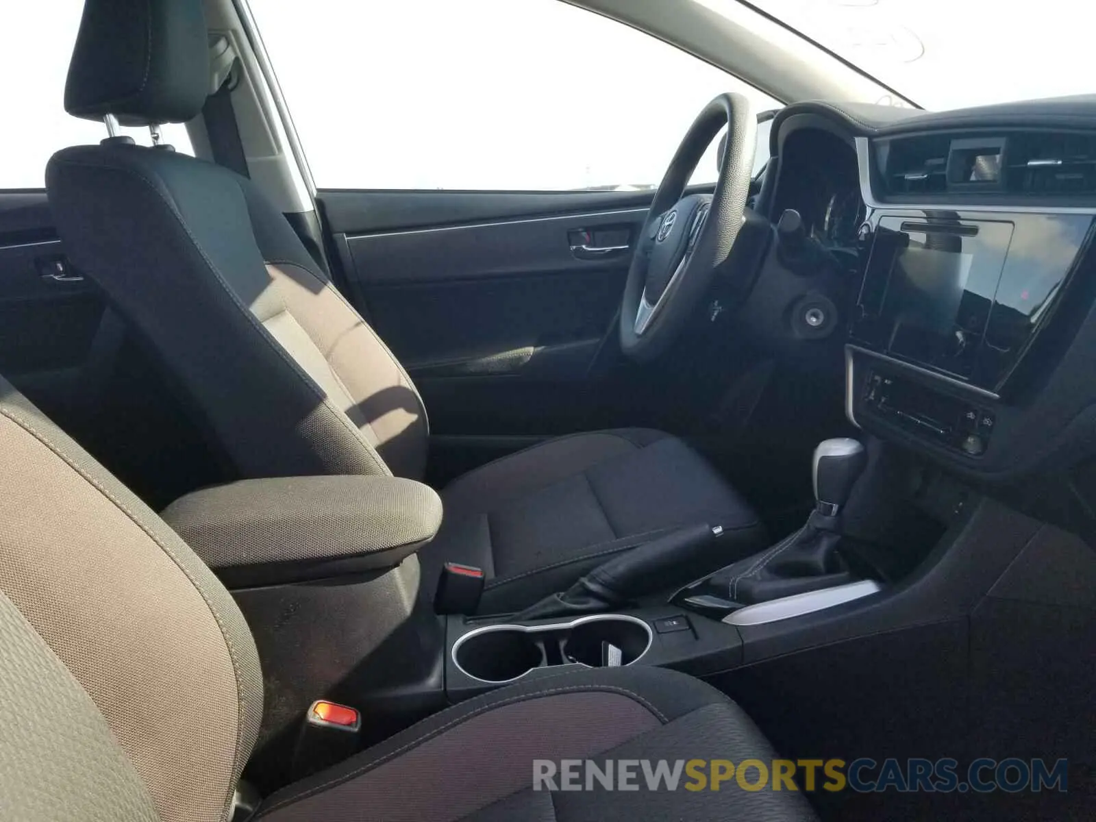 9 Фотография поврежденного автомобиля 2T1BURHE2KC155420 TOYOTA COROLLA 2019