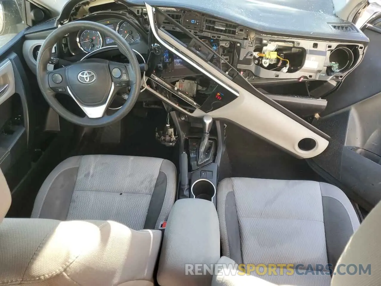 8 Фотография поврежденного автомобиля 2T1BURHE2KC156776 TOYOTA COROLLA 2019
