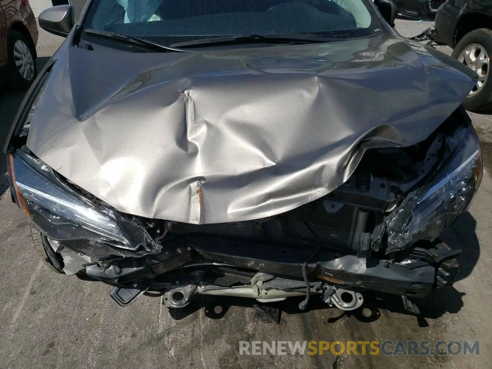 7 Photograph of a damaged car 2T1BURHE2KC164862 TOYOTA COROLLA 2019