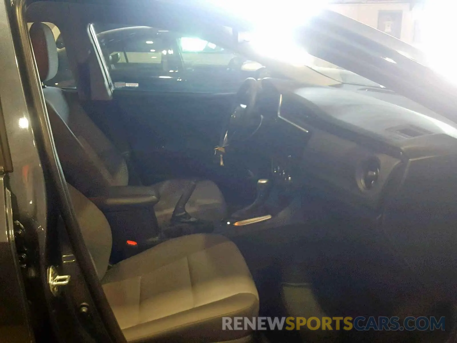 5 Photograph of a damaged car 2T1BURHE2KC166868 TOYOTA COROLLA 2019