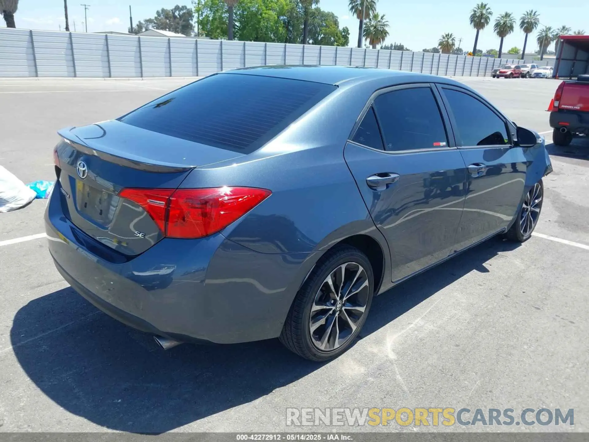 4 Photograph of a damaged car 2T1BURHE2KC171309 TOYOTA COROLLA 2019