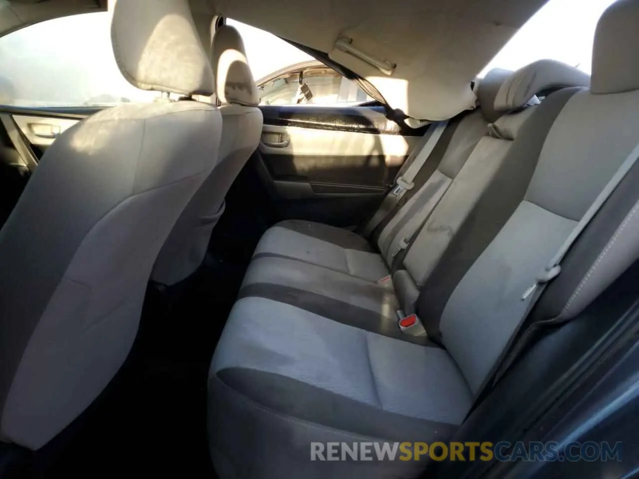 10 Photograph of a damaged car 2T1BURHE2KC187476 TOYOTA COROLLA 2019