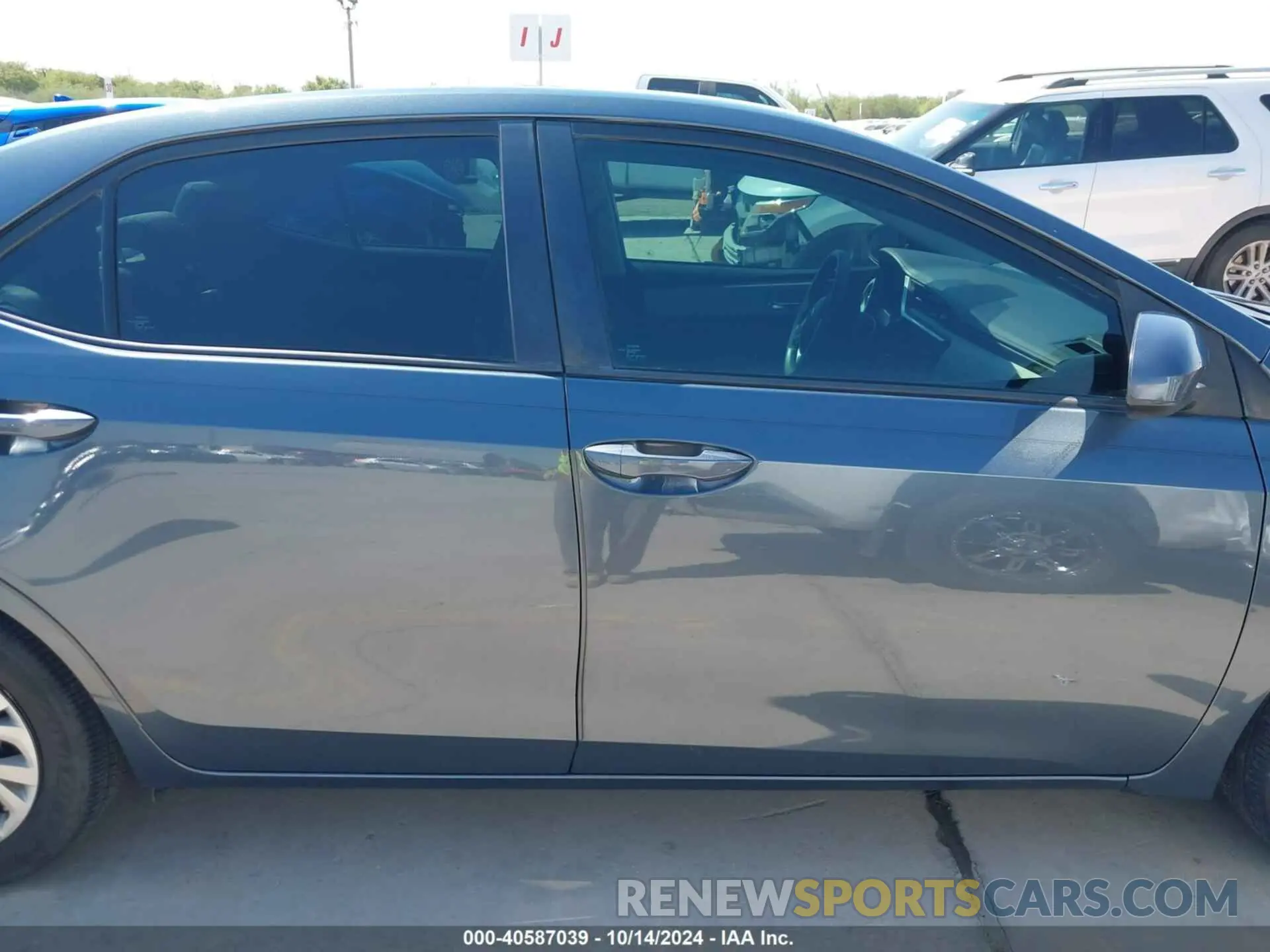 13 Photograph of a damaged car 2T1BURHE2KC206690 TOYOTA COROLLA 2019