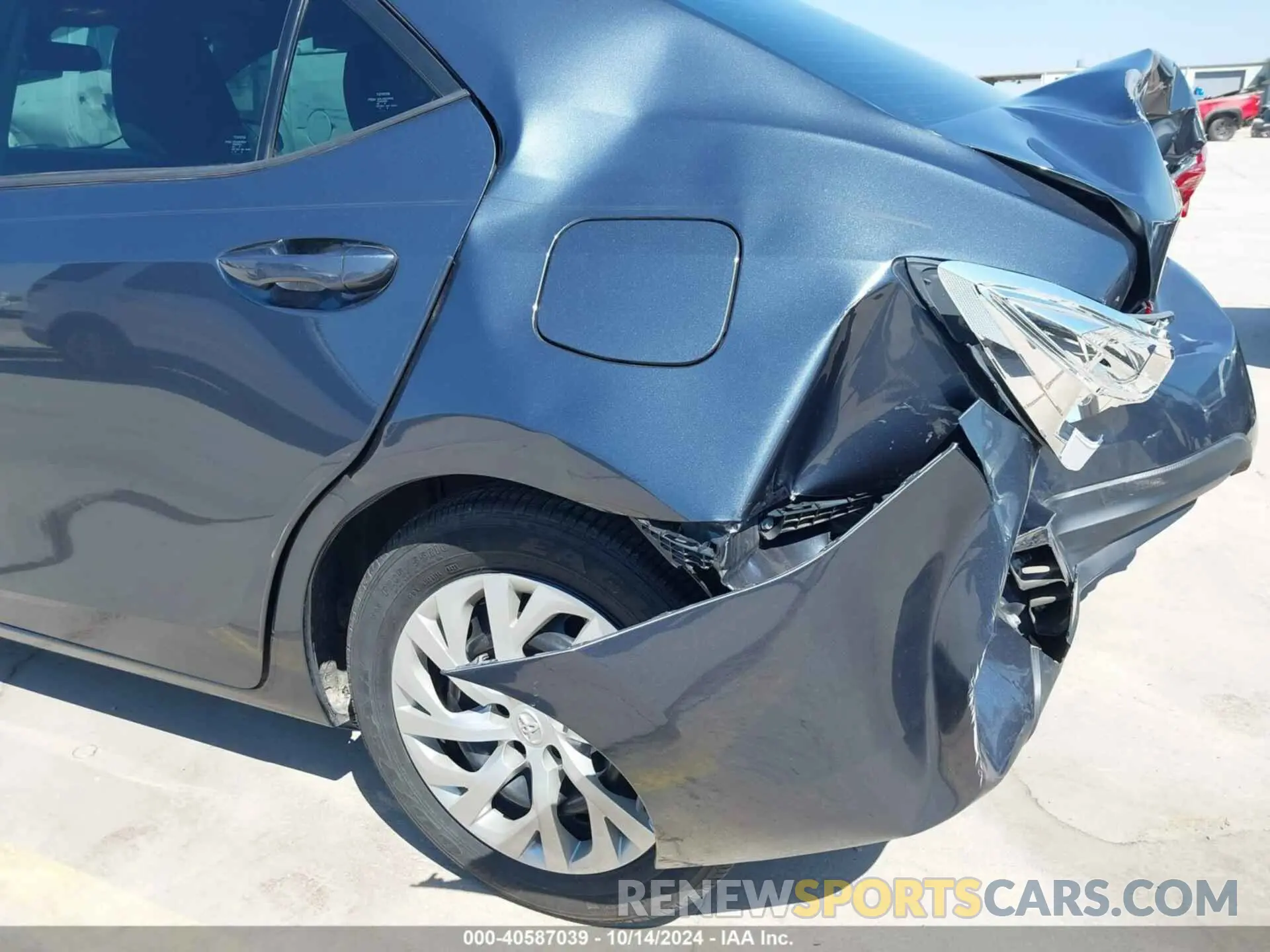 17 Photograph of a damaged car 2T1BURHE2KC206690 TOYOTA COROLLA 2019