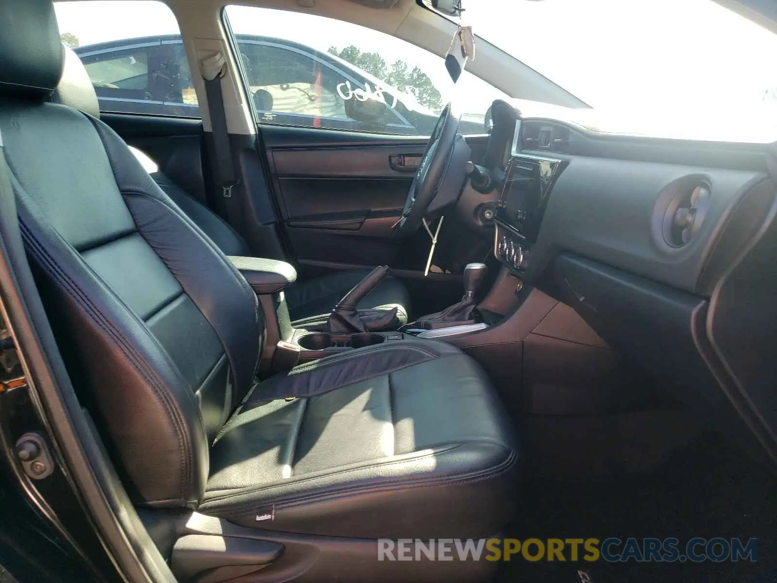 5 Photograph of a damaged car 2T1BURHE2KC220637 TOYOTA COROLLA 2019