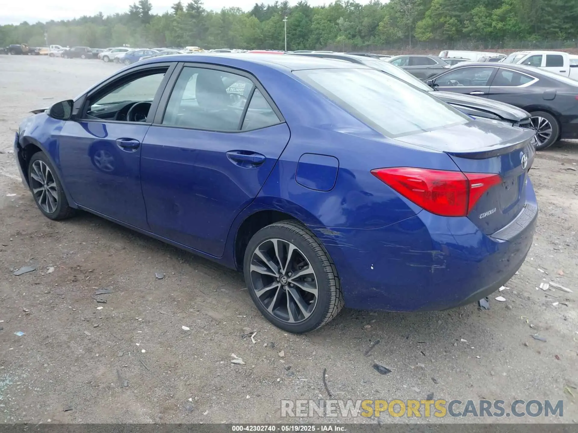 3 Photograph of a damaged car 2T1BURHE3KC142871 TOYOTA COROLLA 2019