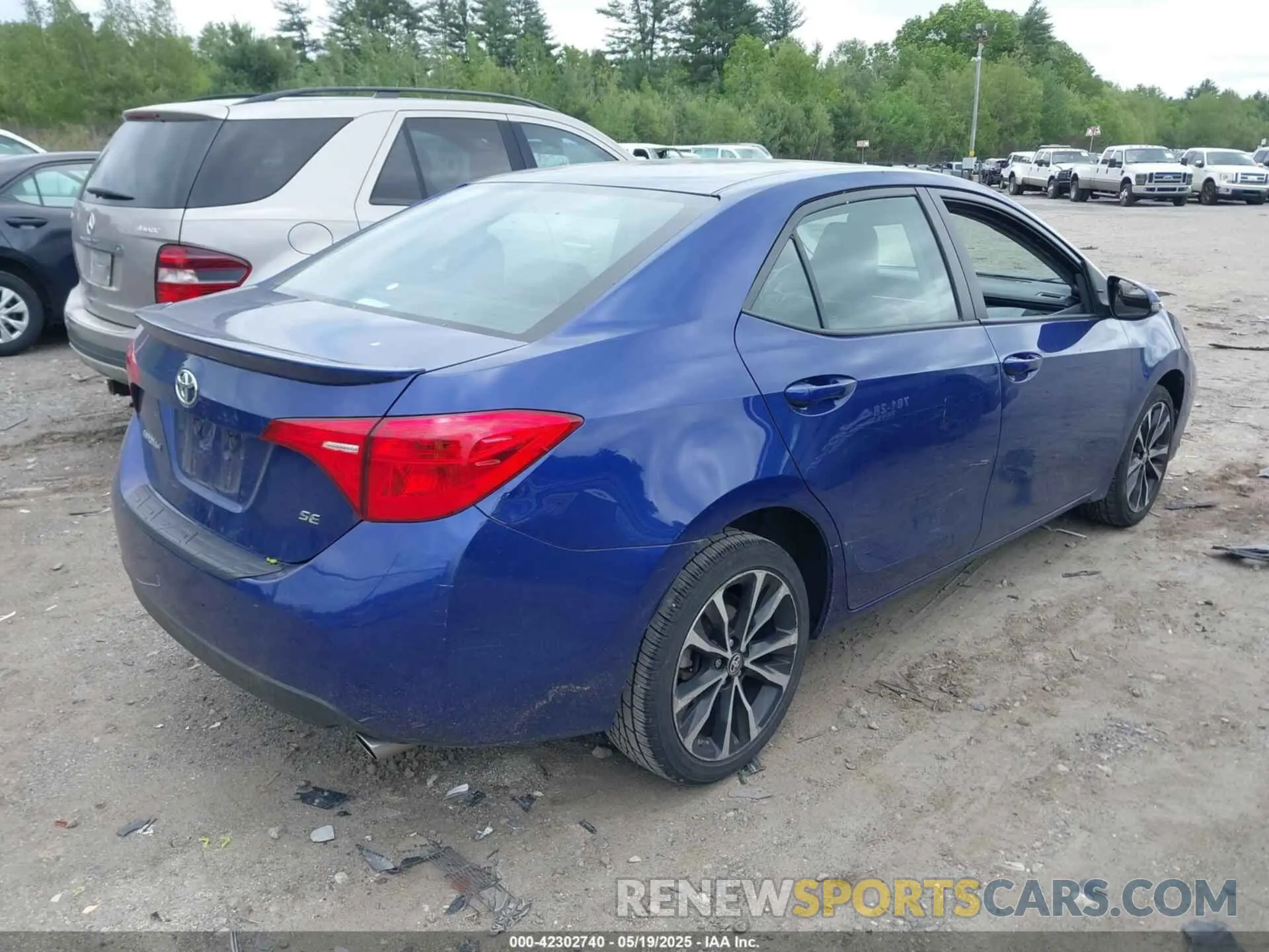 4 Photograph of a damaged car 2T1BURHE3KC142871 TOYOTA COROLLA 2019