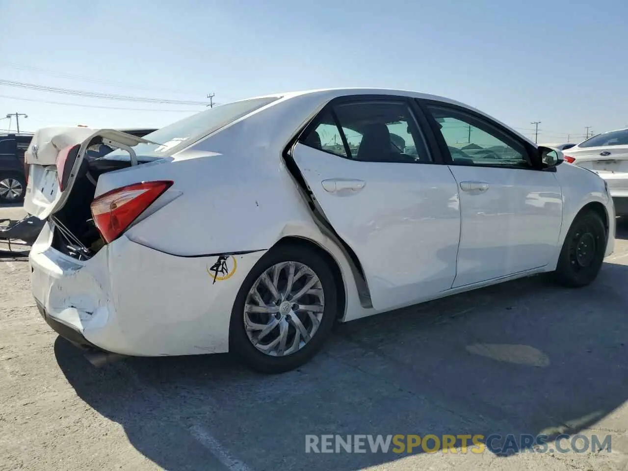 3 Photograph of a damaged car 2T1BURHE3KC153689 TOYOTA COROLLA 2019