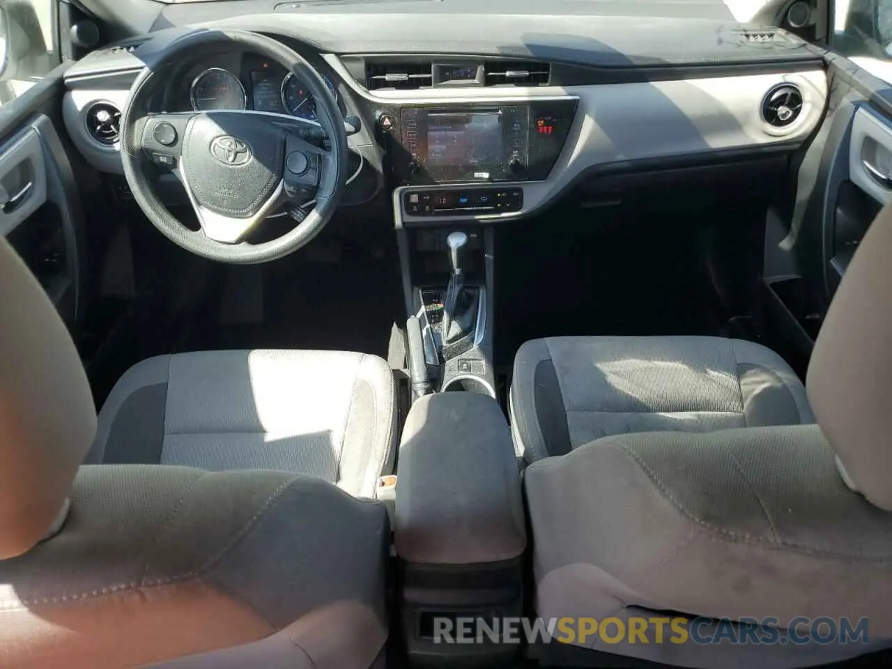 8 Photograph of a damaged car 2T1BURHE3KC153689 TOYOTA COROLLA 2019