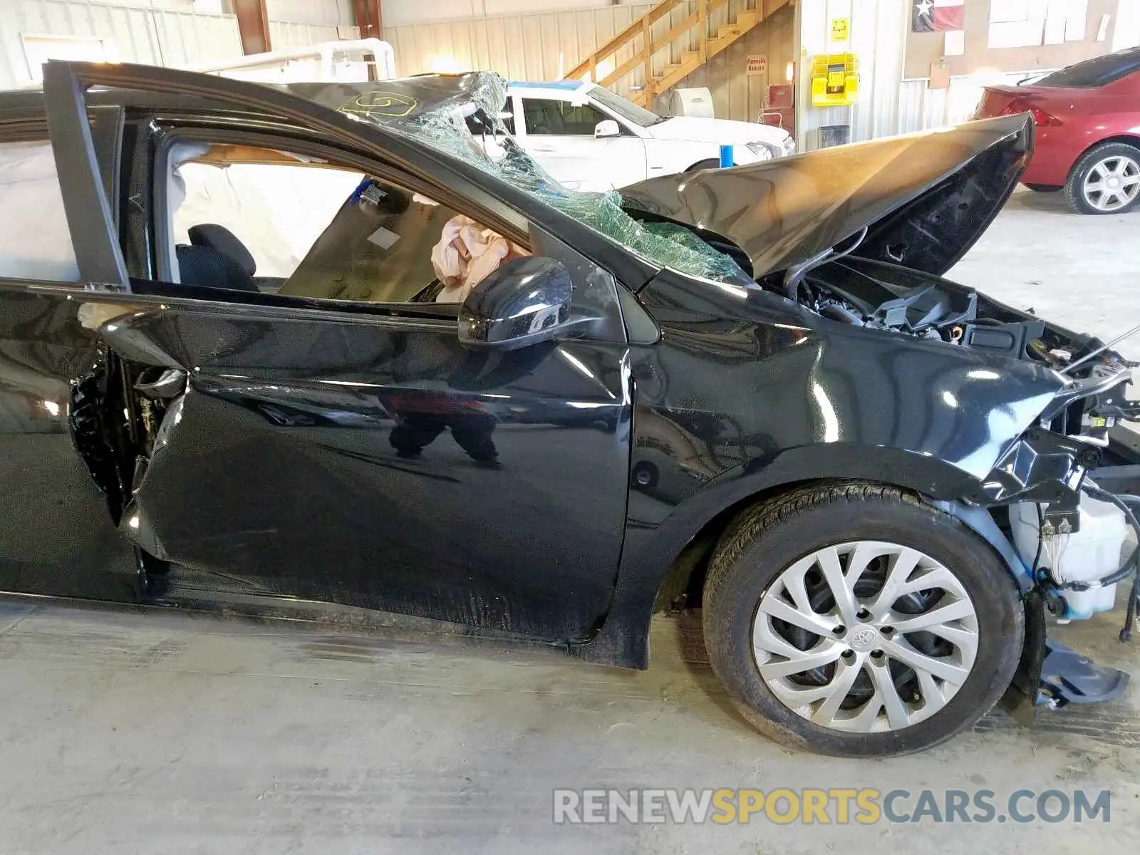 10 Photograph of a damaged car 2T1BURHE3KC160819 TOYOTA COROLLA 2019