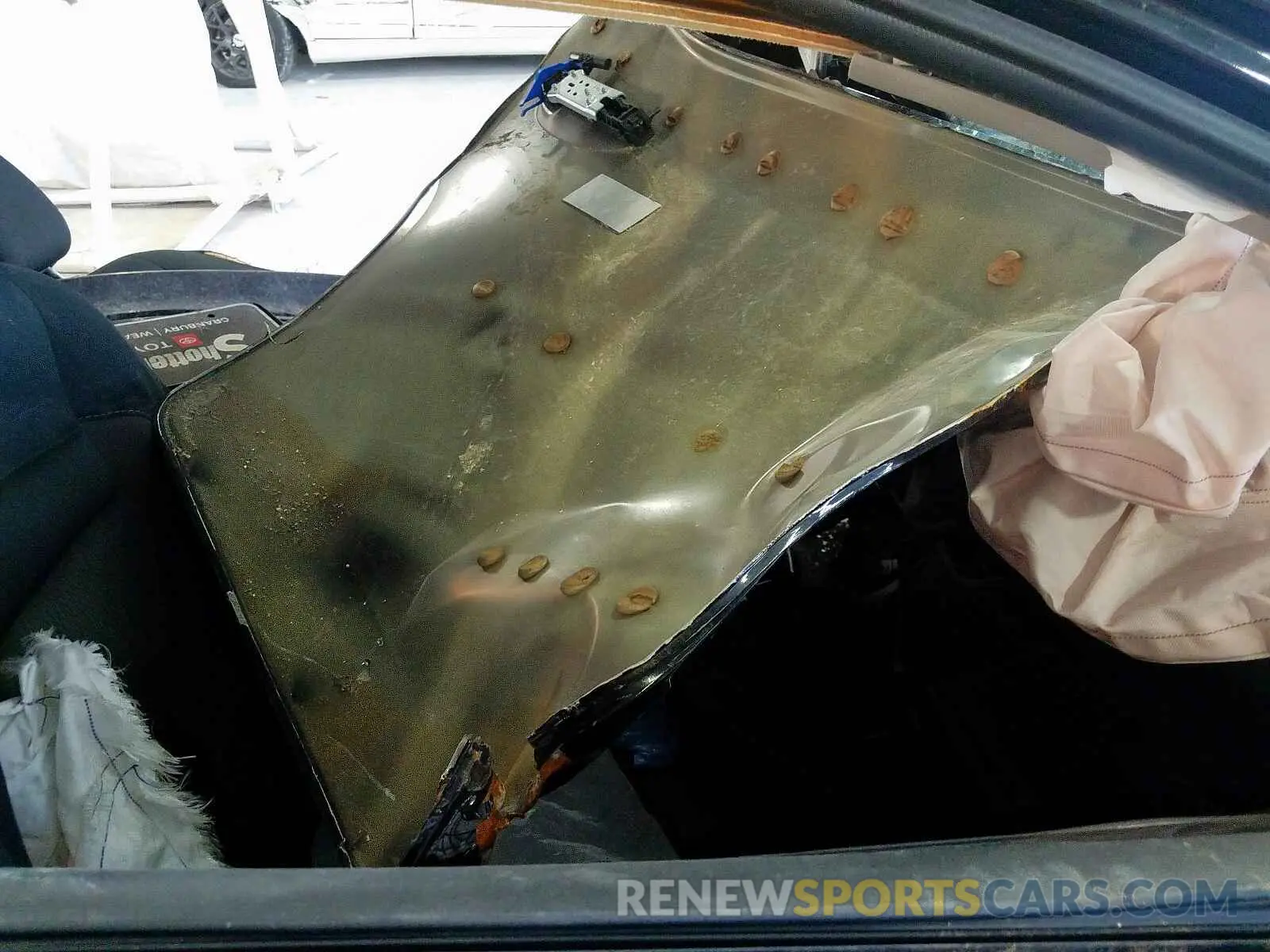 5 Photograph of a damaged car 2T1BURHE3KC160819 TOYOTA COROLLA 2019