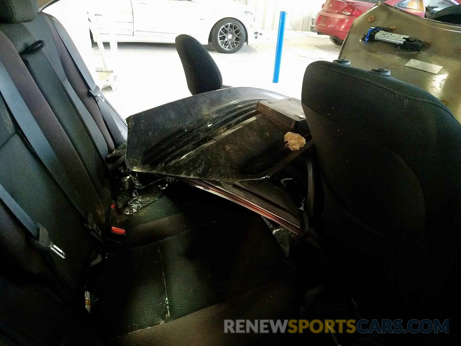6 Photograph of a damaged car 2T1BURHE3KC160819 TOYOTA COROLLA 2019