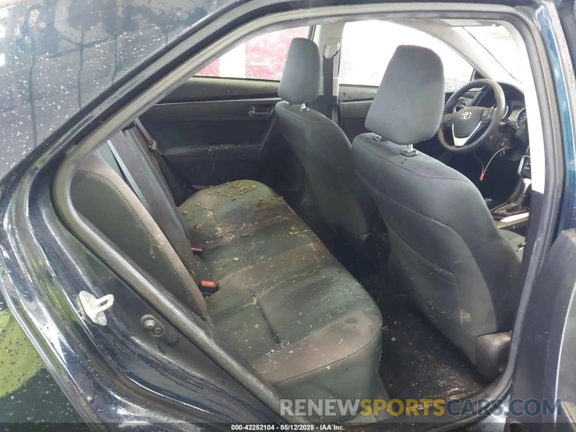 8 Photograph of a damaged car 2T1BURHE3KC161159 TOYOTA COROLLA 2019