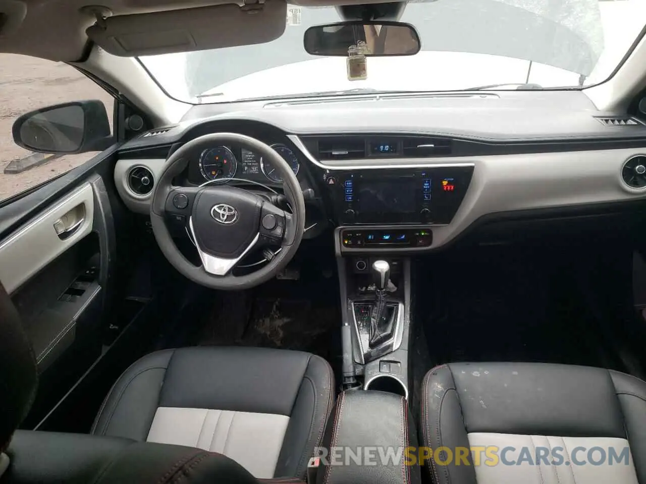 8 Photograph of a damaged car 2T1BURHE3KC175837 TOYOTA COROLLA 2019
