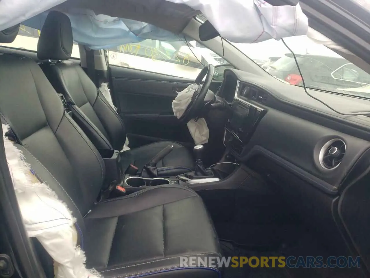 5 Photograph of a damaged car 2T1BURHE3KC205001 TOYOTA COROLLA 2019