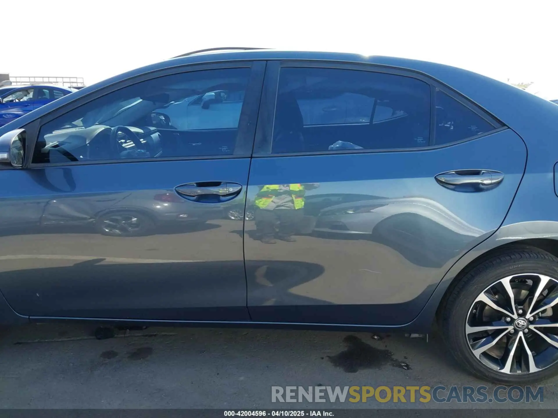 14 Photograph of a damaged car 2T1BURHE3KC207010 TOYOTA COROLLA 2019