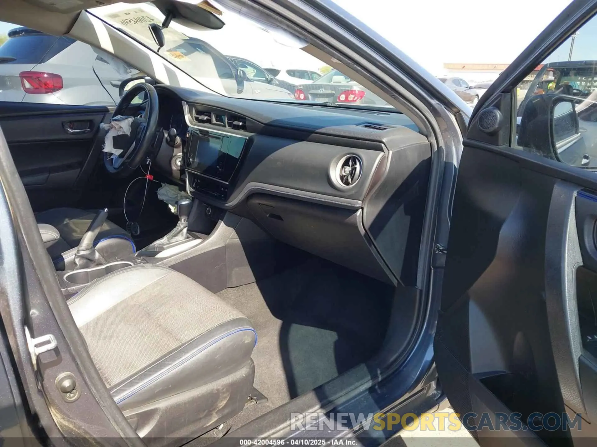 5 Photograph of a damaged car 2T1BURHE3KC207010 TOYOTA COROLLA 2019