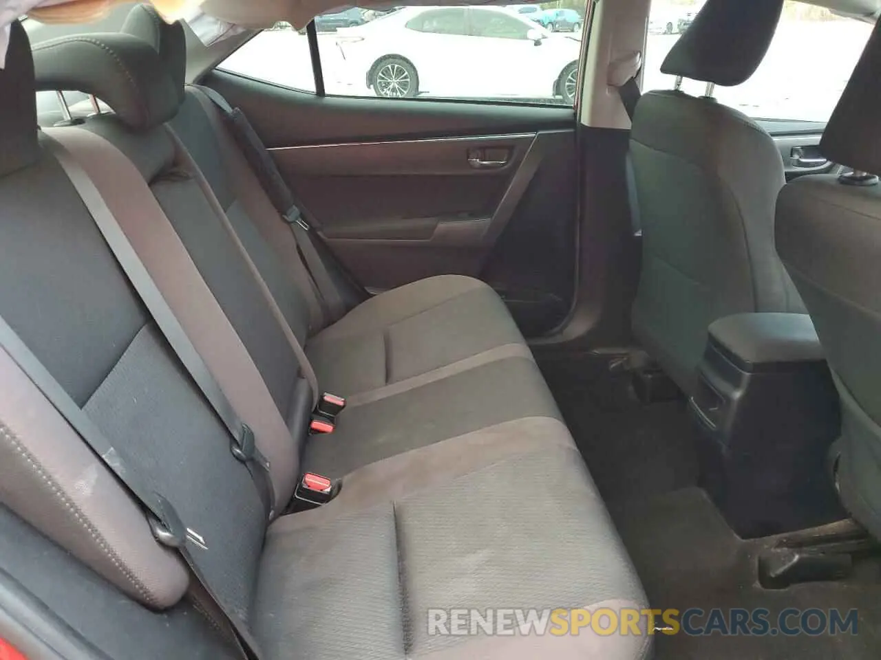 10 Photograph of a damaged car 2T1BURHE3KC208691 TOYOTA COROLLA 2019