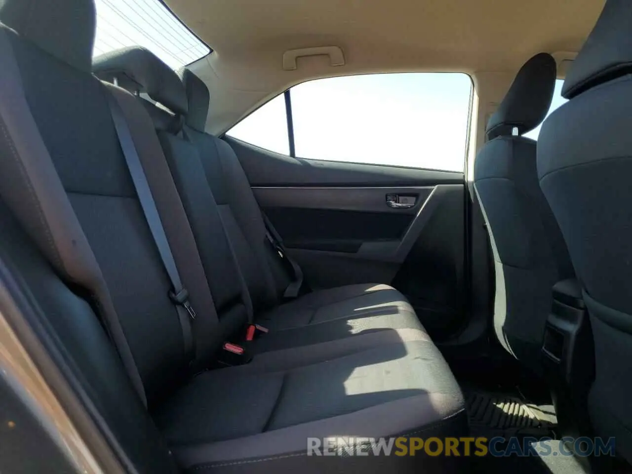 10 Фотография поврежденного автомобиля 2T1BURHE3KC212966 TOYOTA COROLLA 2019