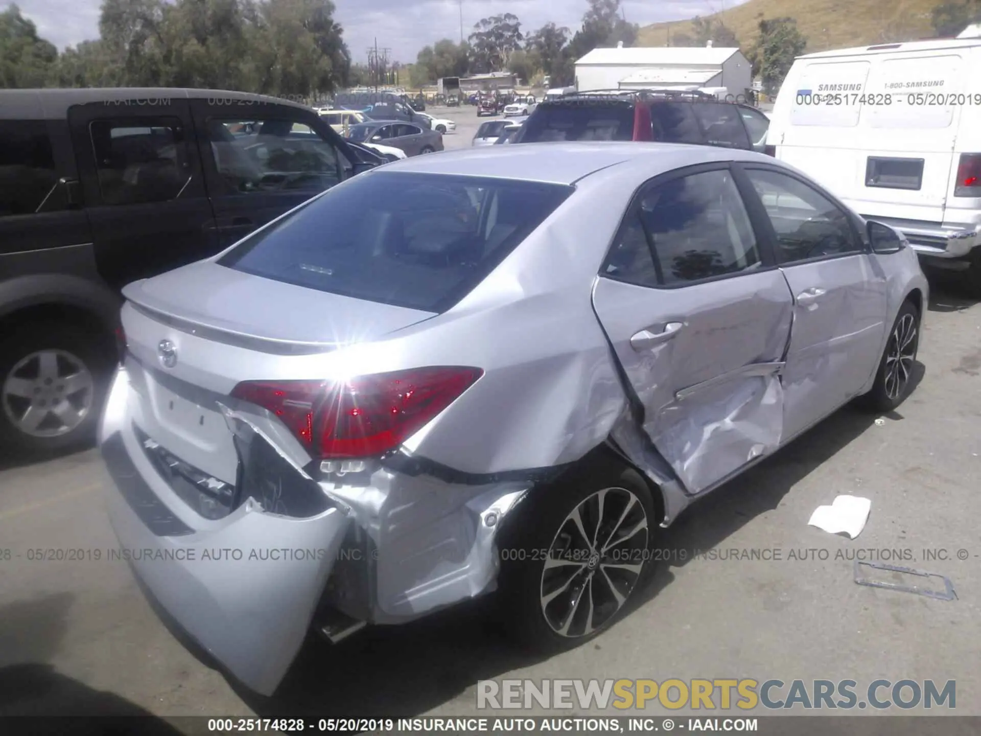 4 Photograph of a damaged car 2T1BURHE3KC218542 TOYOTA COROLLA 2019