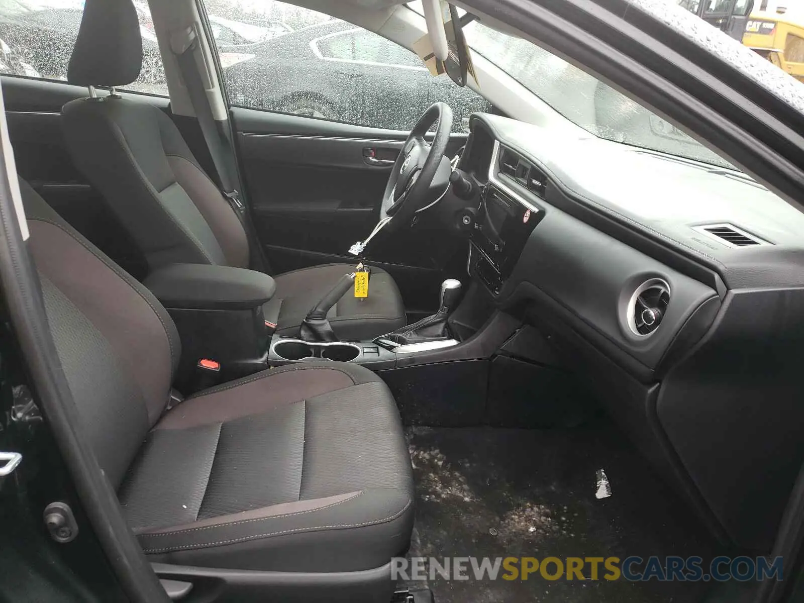 5 Photograph of a damaged car 2T1BURHE3KC230609 TOYOTA COROLLA 2019