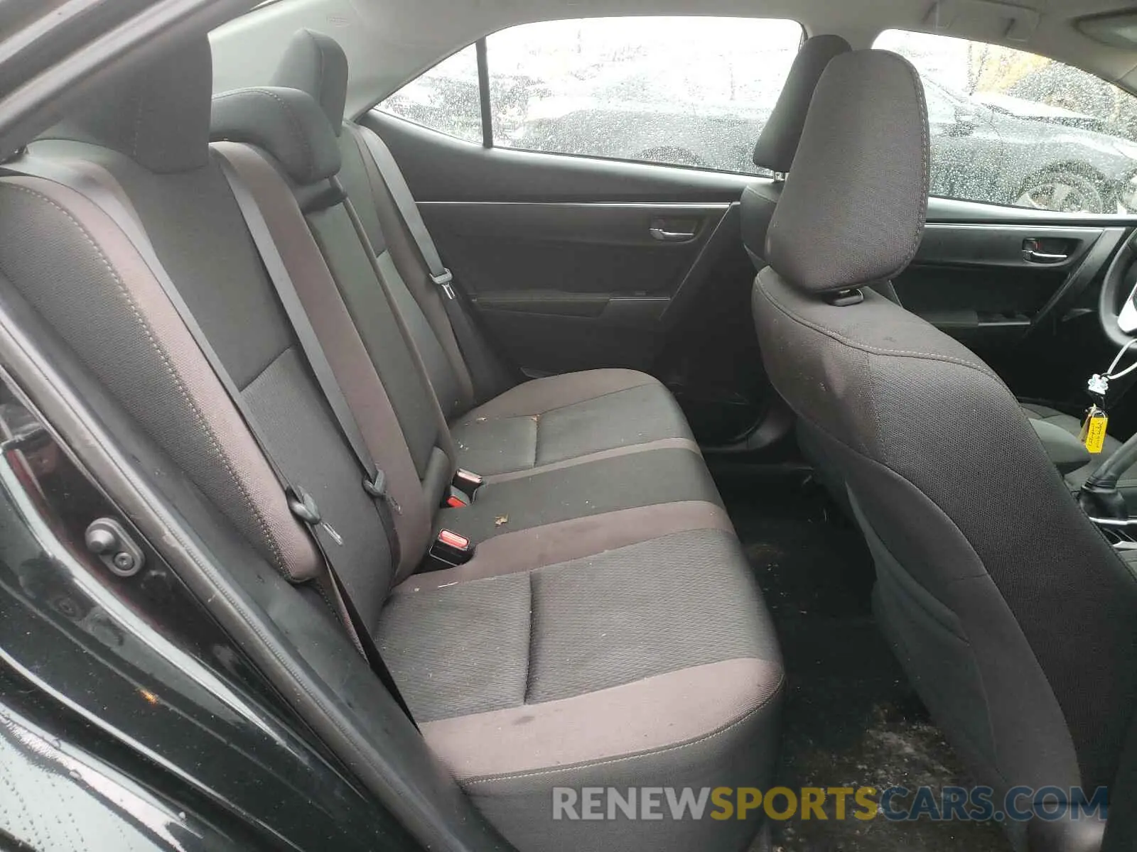 6 Photograph of a damaged car 2T1BURHE3KC230609 TOYOTA COROLLA 2019