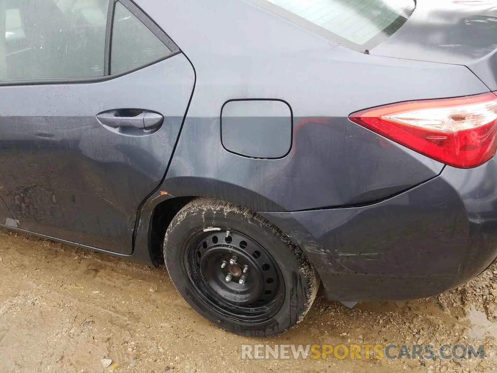 9 Photograph of a damaged car 2T1BURHE3KC240783 TOYOTA COROLLA 2019