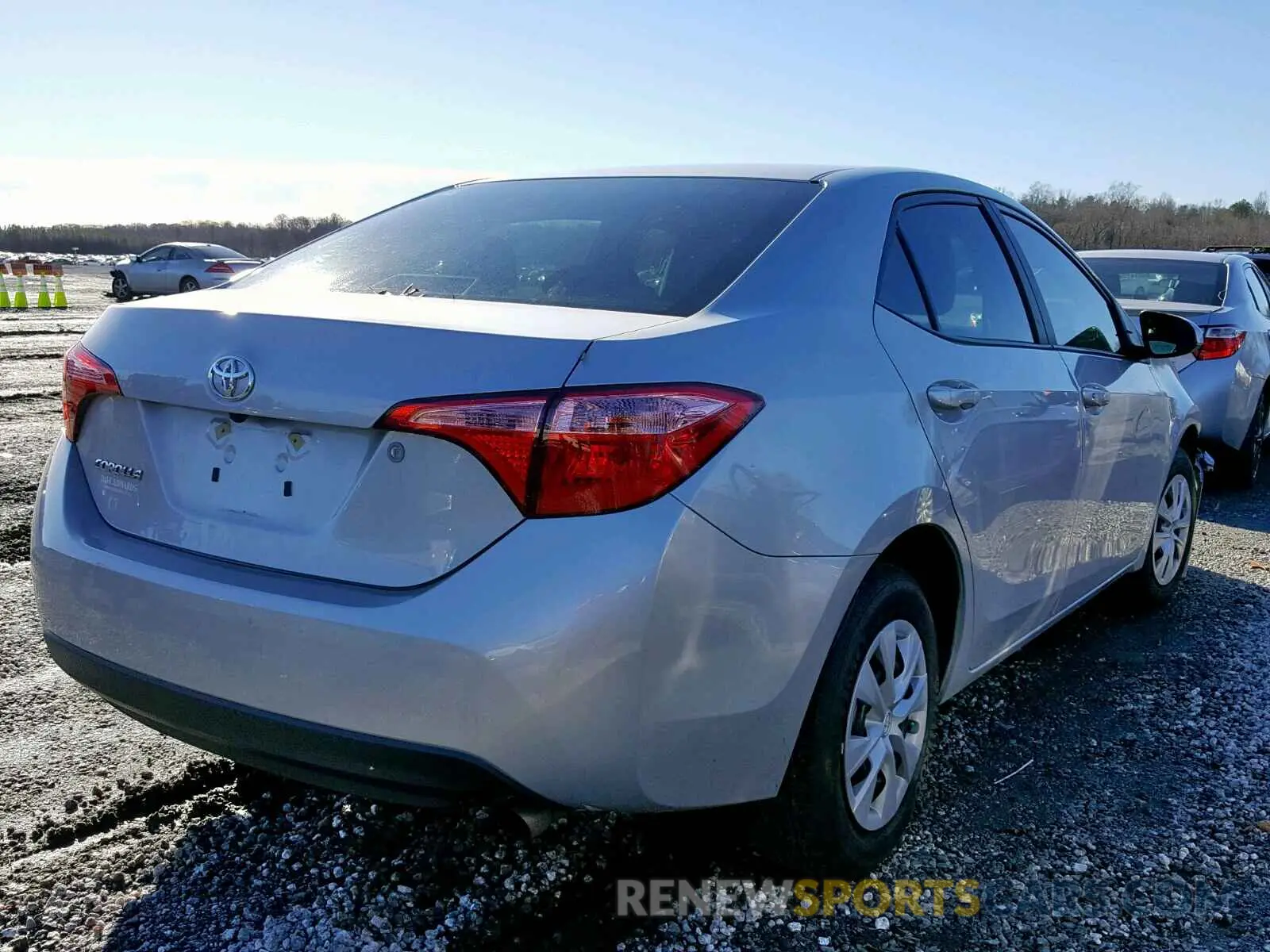 4 Photograph of a damaged car 2T1BURHE4KC125335 TOYOTA COROLLA 2019