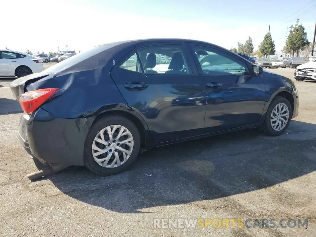 3 Фотография поврежденного автомобиля 2T1BURHE4KC126565 TOYOTA COROLLA 2019