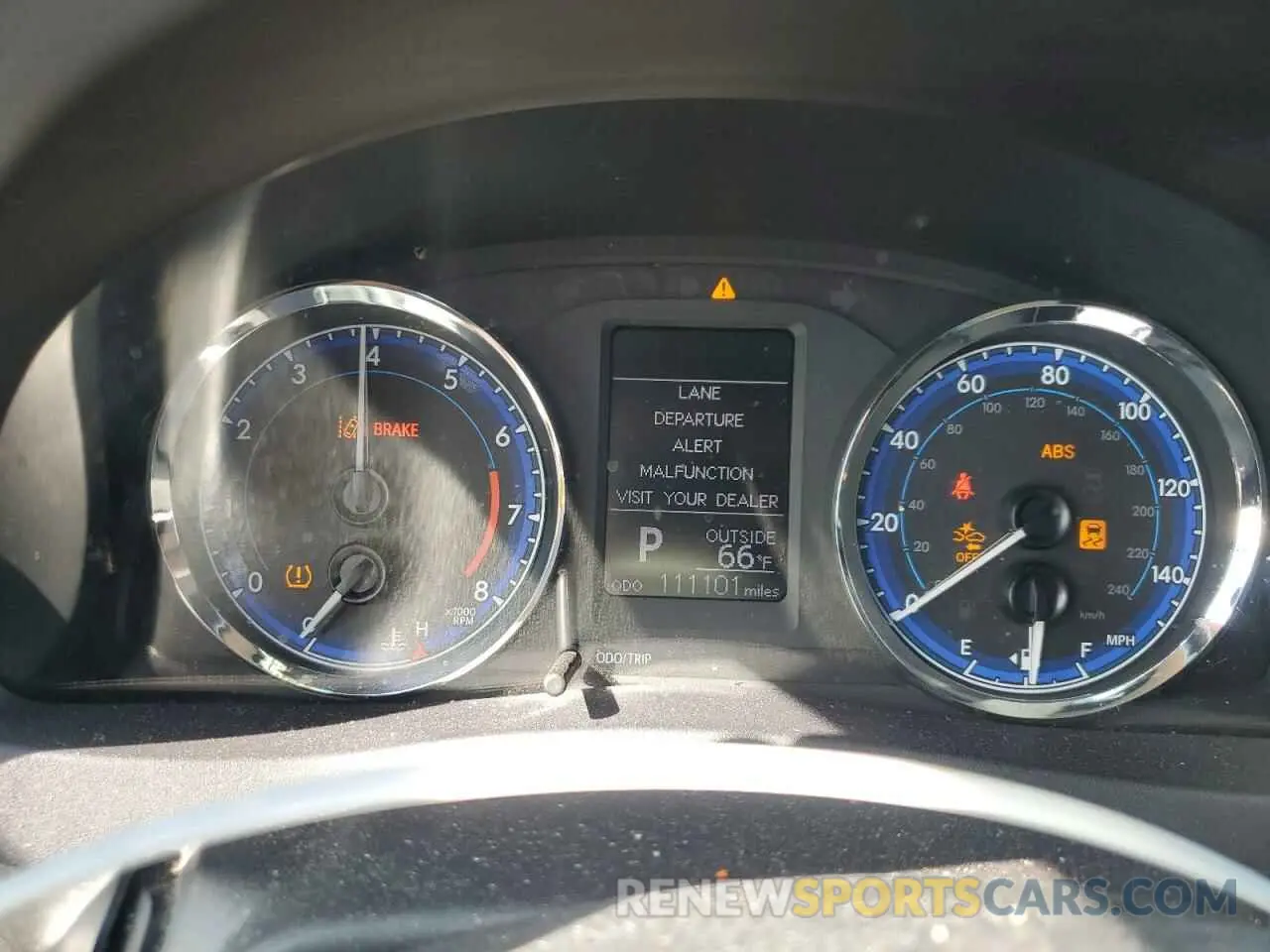 9 Фотография поврежденного автомобиля 2T1BURHE4KC126565 TOYOTA COROLLA 2019