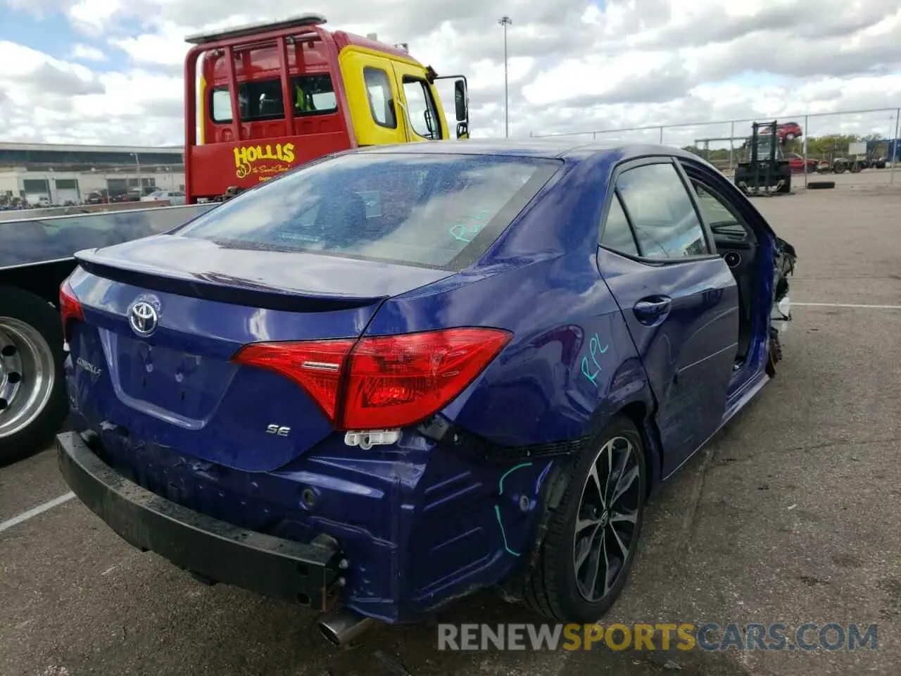 4 Photograph of a damaged car 2T1BURHE4KC130390 TOYOTA COROLLA 2019